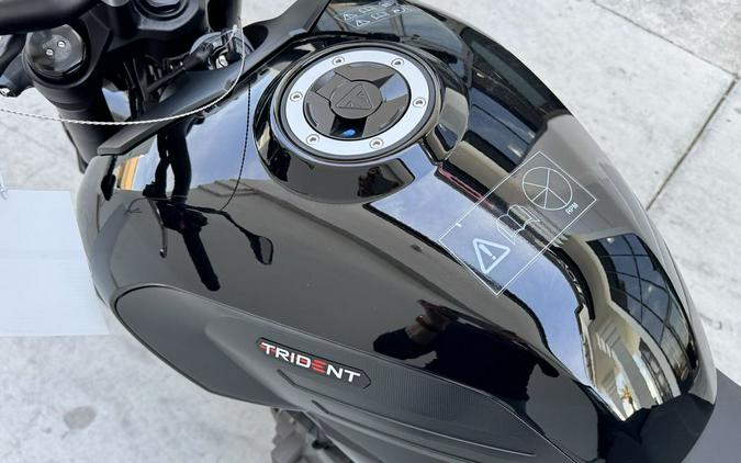 2026 Triumph Trident 800 Jet black
