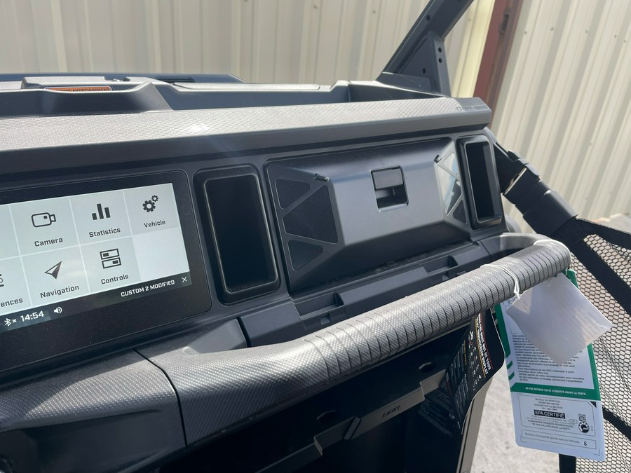 2026 Can-Am Defender MAX Lone Star HD11