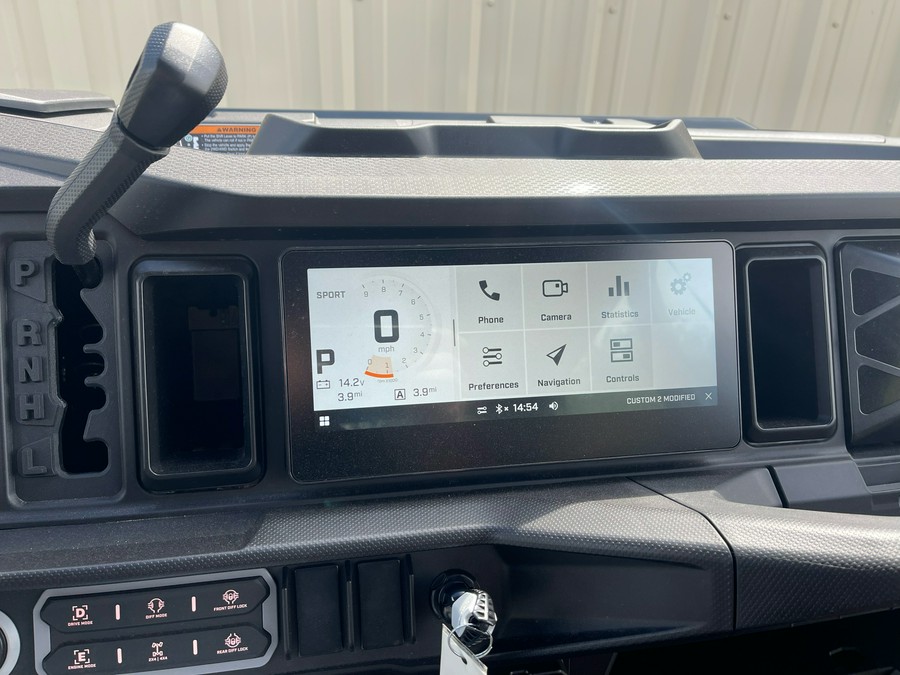 2026 Can-Am Defender MAX Lone Star HD11