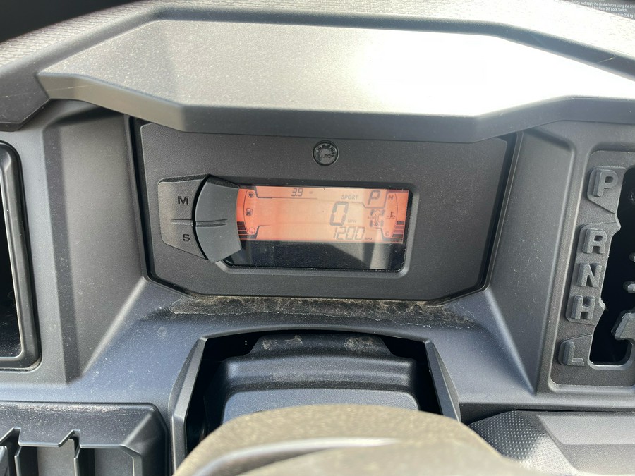 2026 Can-Am Defender MAX Lone Star HD11