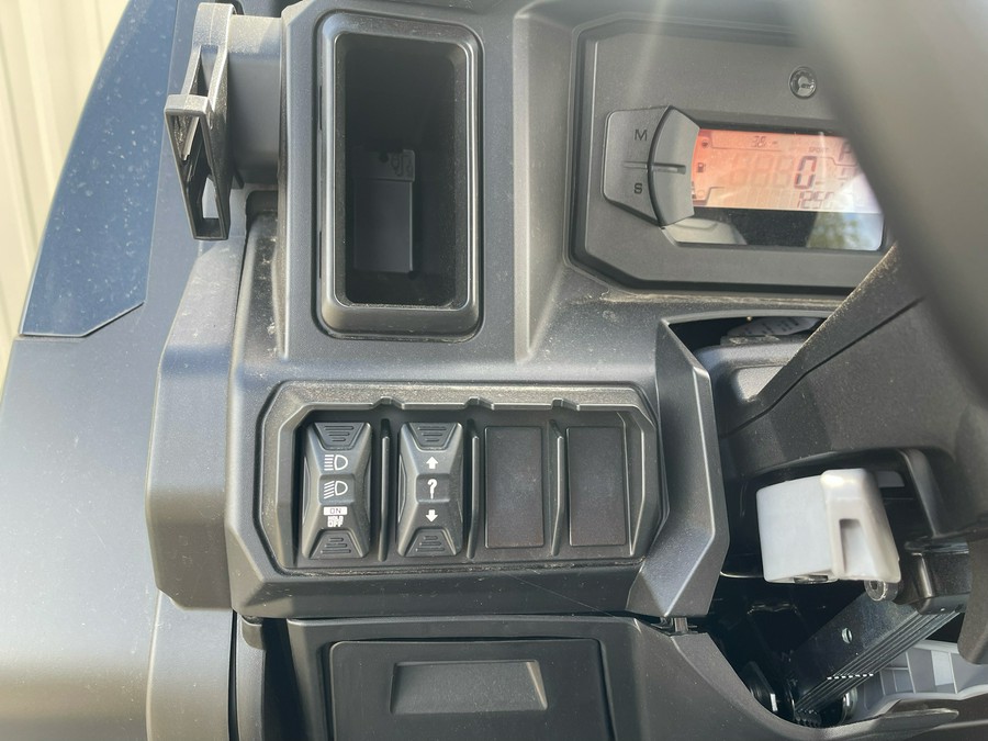 2026 Can-Am Defender MAX Lone Star HD11