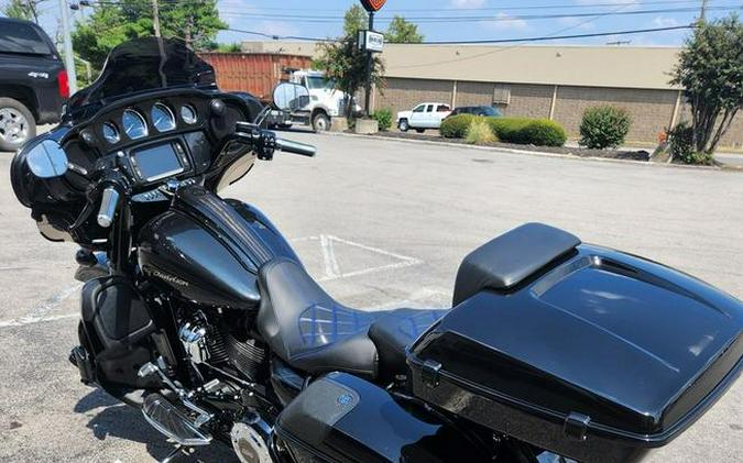 2017 Harley-Davidson® FLHXSE - CVO™ Street Glide®