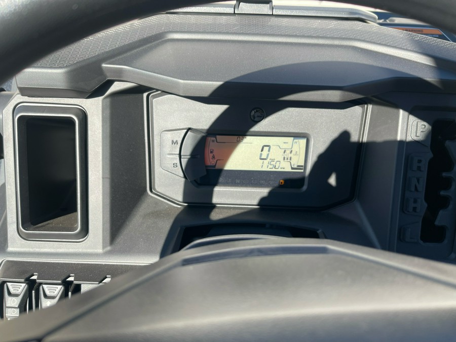 2026 Can-Am Defender MAX Lone Star HD11