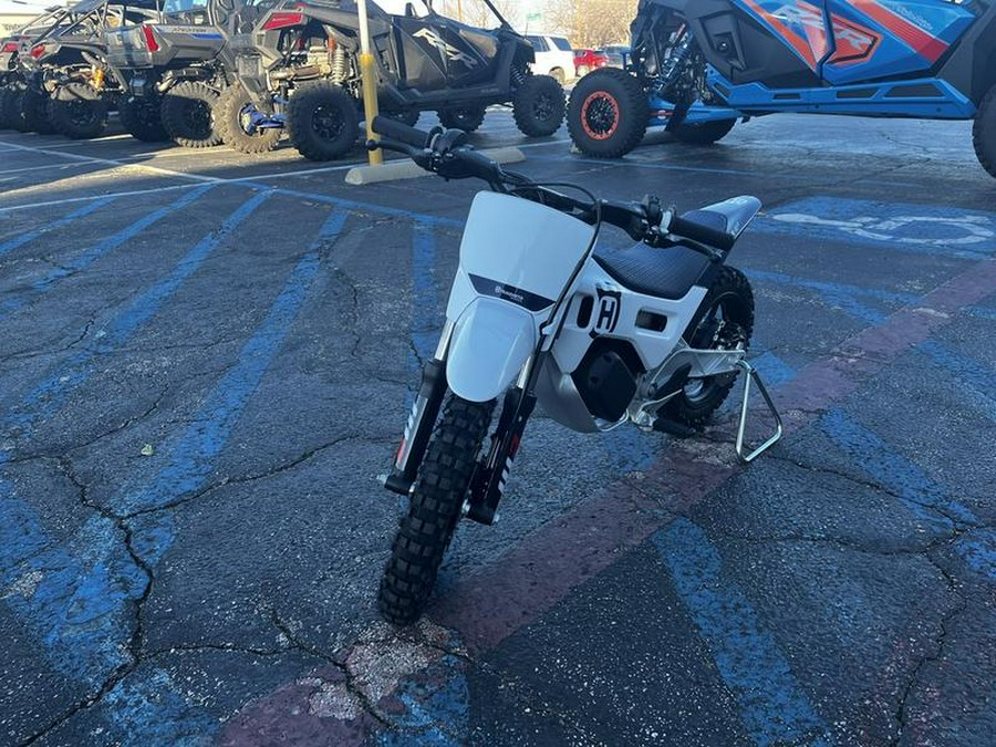 2024 Husqvarna® EE 2