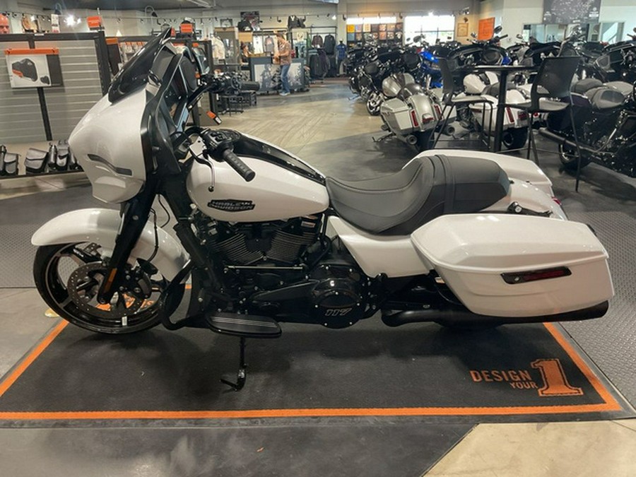2025 Harley-Davidson FLHX - Street Glide