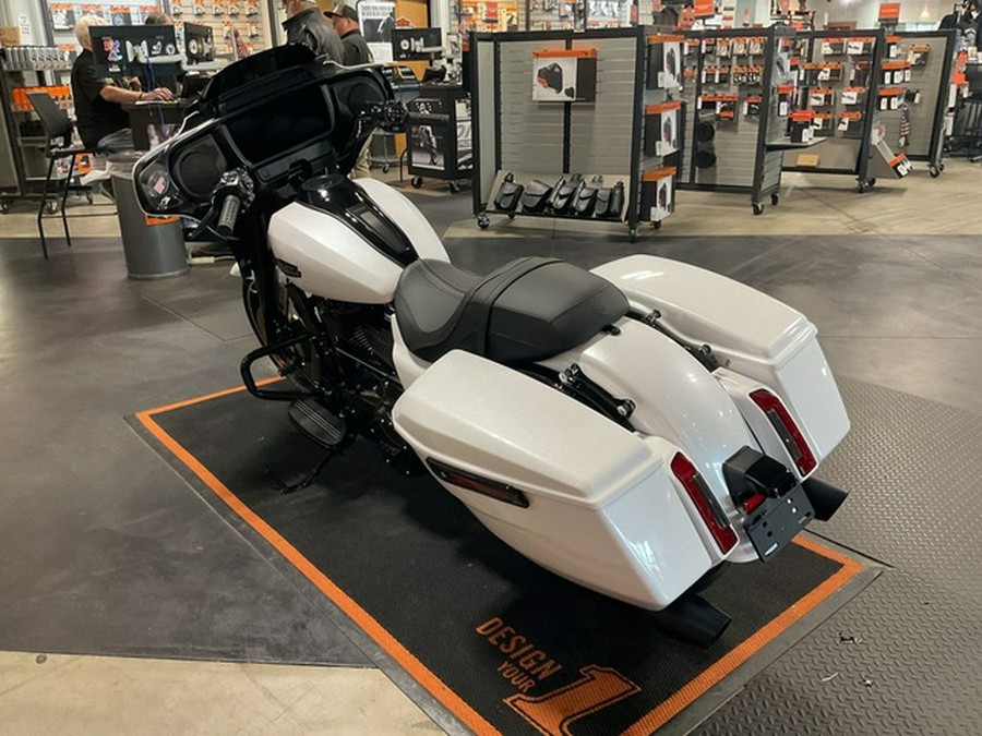 2025 Harley-Davidson FLHX - Street Glide