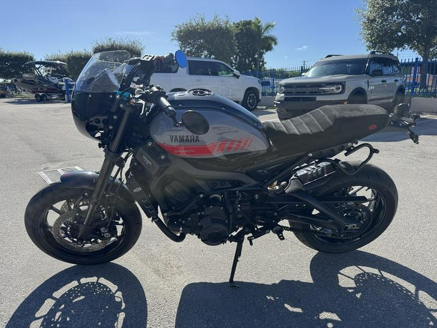 2016 Yamaha XSR900™ Abarth