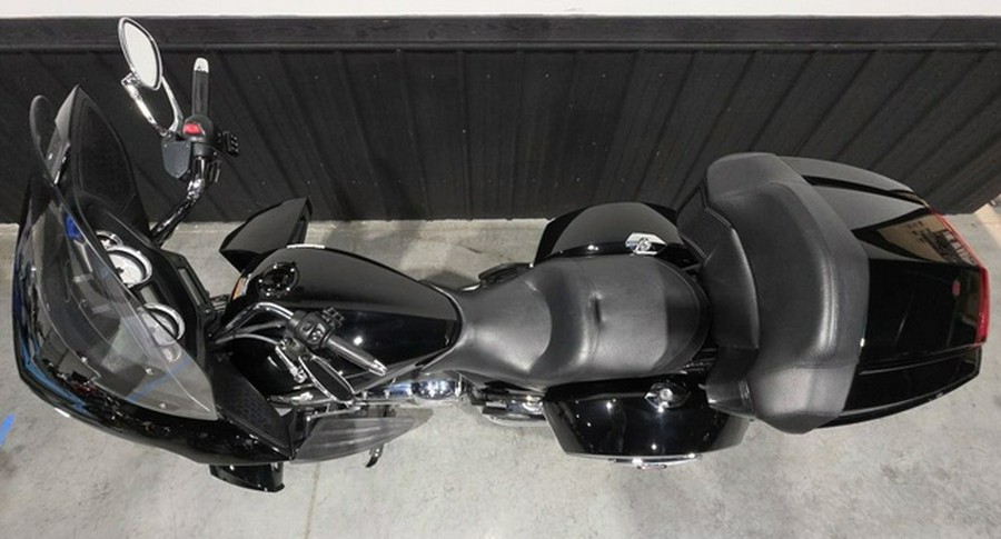 2015 Victory Motorcycles Cross Country Tour