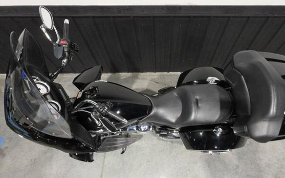 2015 Victory Motorcycles Cross Country Tour