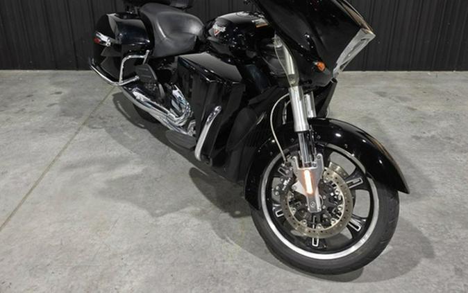 2015 Victory Motorcycles Cross Country Tour