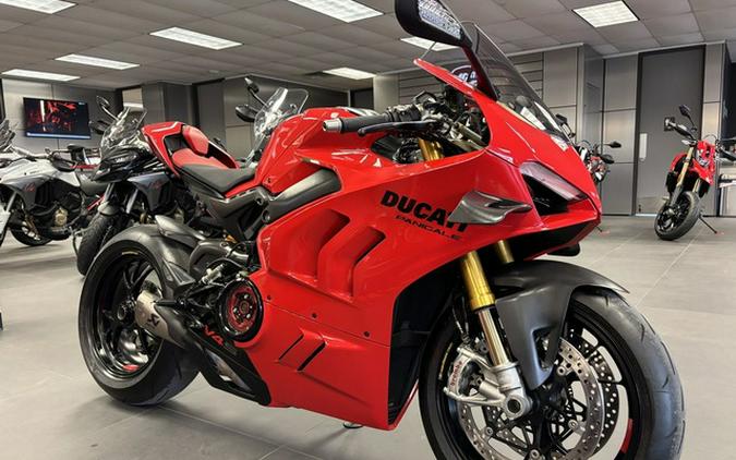 2022 Ducati Panigale V4 S Ducati Red