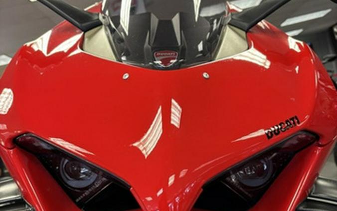 2022 Ducati Panigale V4 S Ducati Red