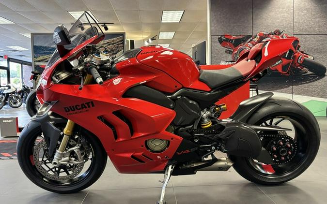2022 Ducati Panigale V4 S Ducati Red
