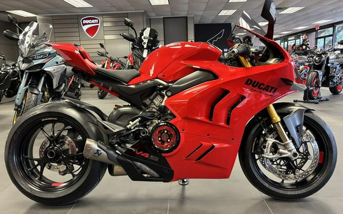 2022 Ducati Panigale V4 S Ducati Red