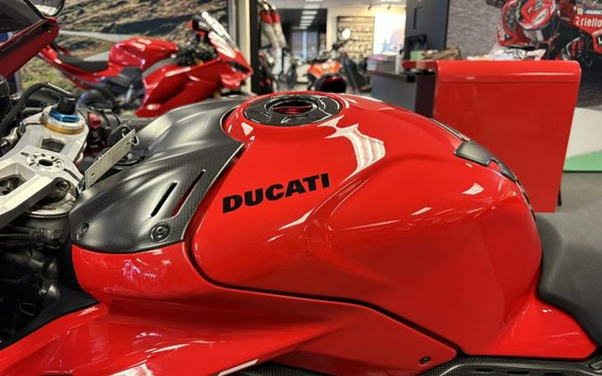 2022 Ducati Panigale V4 S Ducati Red