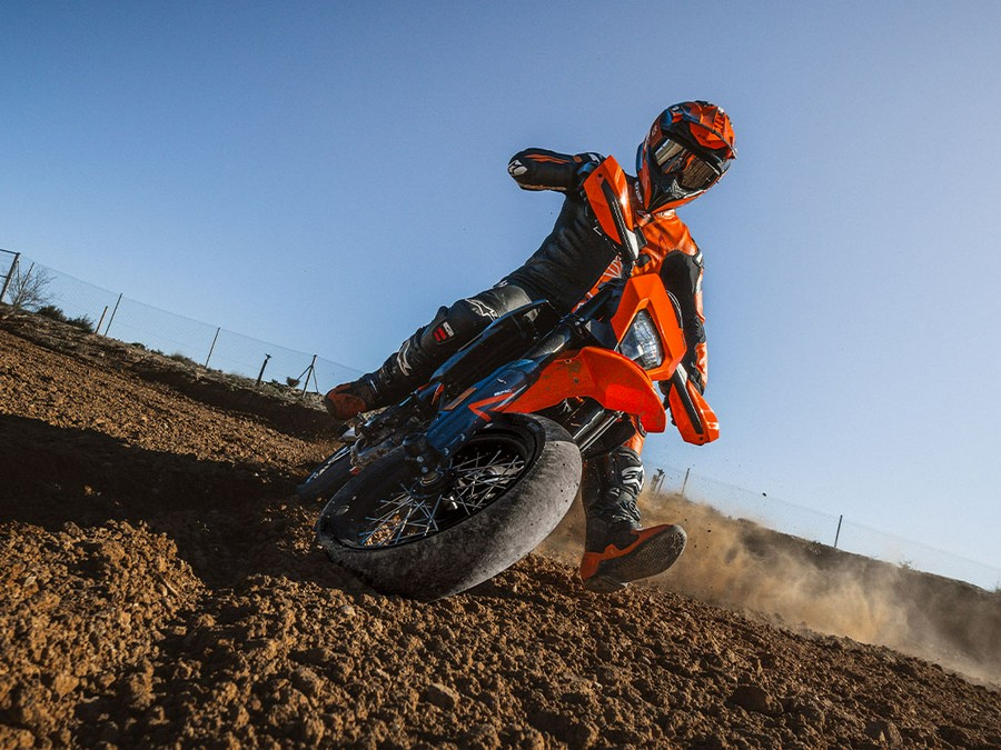 2026 KTM SMC 690 R