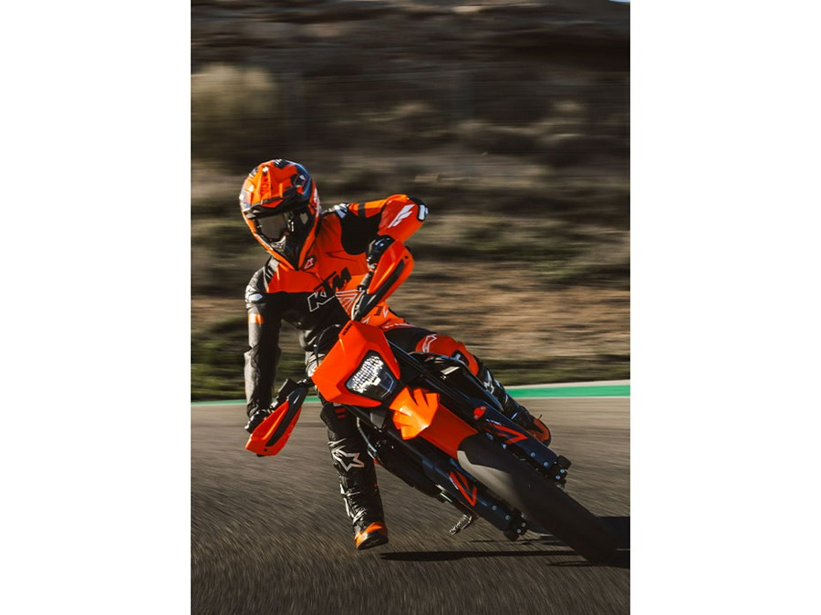 2026 KTM SMC 690 R