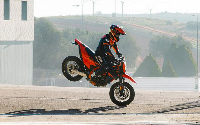 2026 KTM SMC 690 R