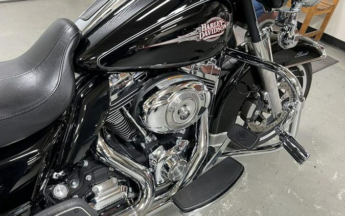 2010 Harley-Davidson FLHTC - Electra Glide Classic