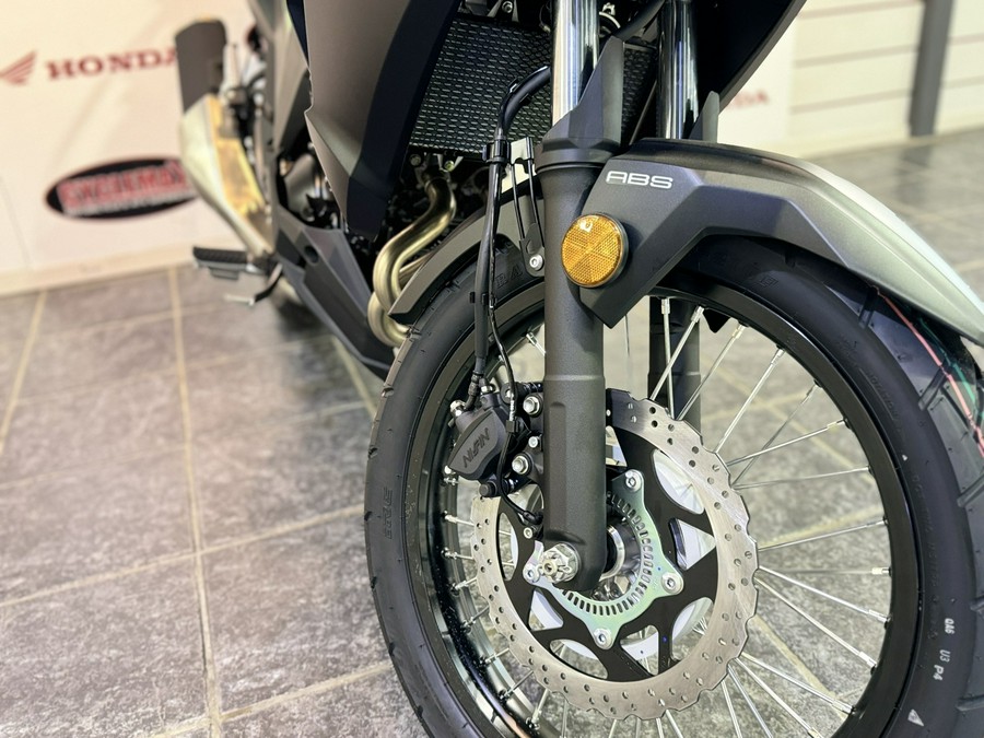 2025 Kawasaki Versys-X 300 ABS Candy Lime Green/Metallic Flat Spark Black - DA19219