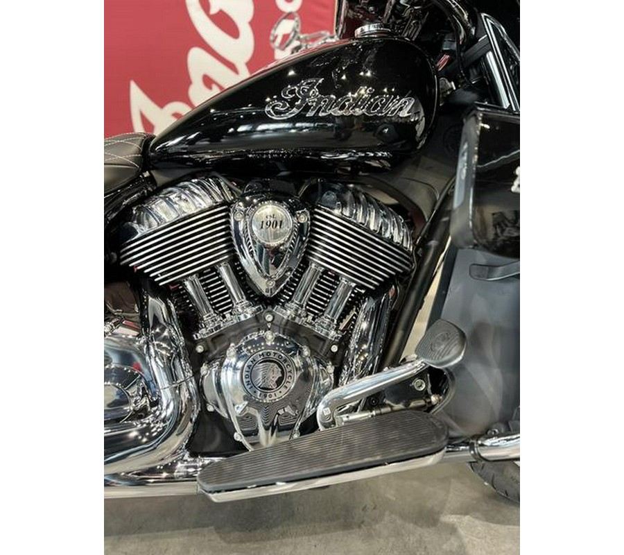 2023 Indian Motorcycle® Roadmaster® Black Metallic