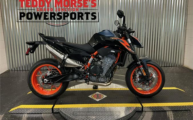 2023 KTM 890 Duke R