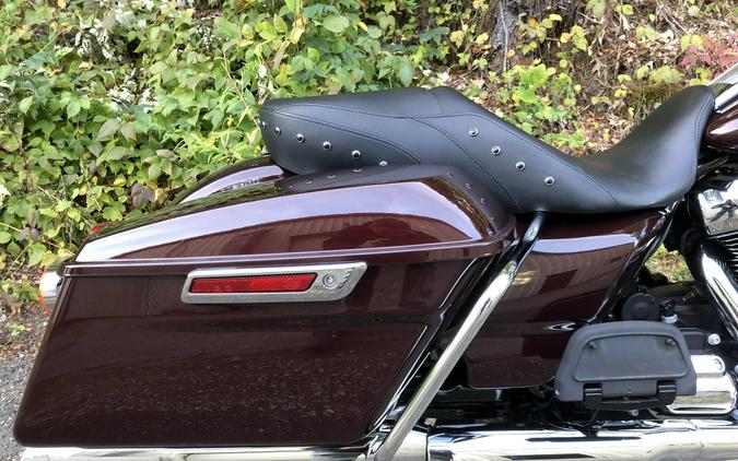 2022 Harley-Davidson® Road King® Midnight Crimson