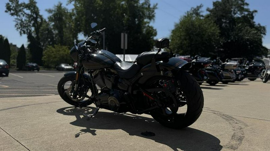 2016 Harley-Davidson® FXSE - CVO™ Pro Street Breakout®