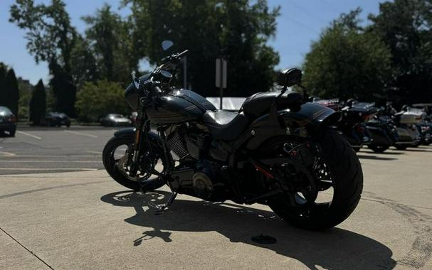 2016 Harley-Davidson® FXSE - CVO™ Pro Street Breakout®