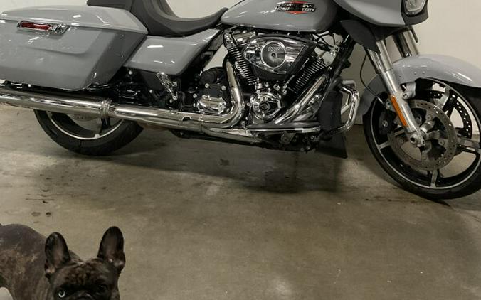 2024 Harley-Davidson® Street Glide® Billiard Gray
