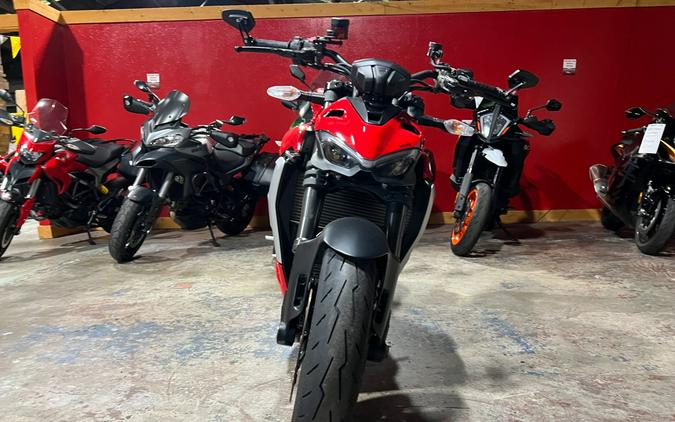 2024 Ducati Streetfighter V2