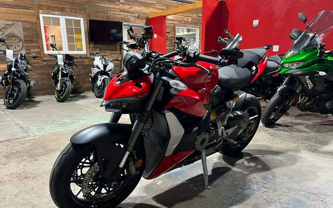 2024 Ducati Streetfighter V2
