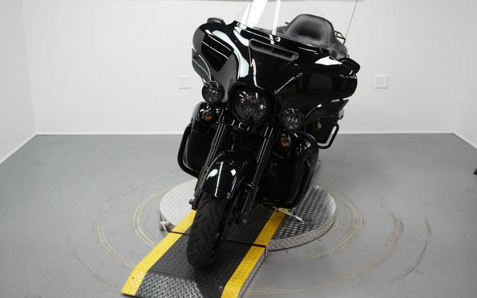 2024 Harley-Davidson® Ultra Limited Vivid Black