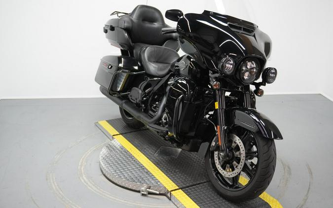 2024 Harley-Davidson® Ultra Limited Vivid Black