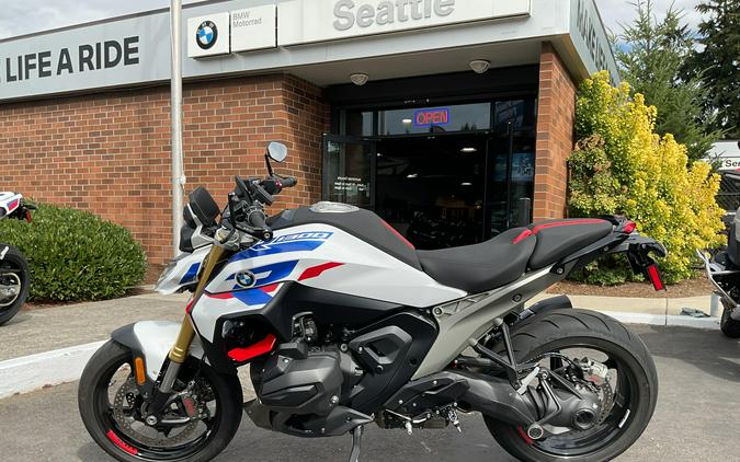 2026 BMW R 1300 R