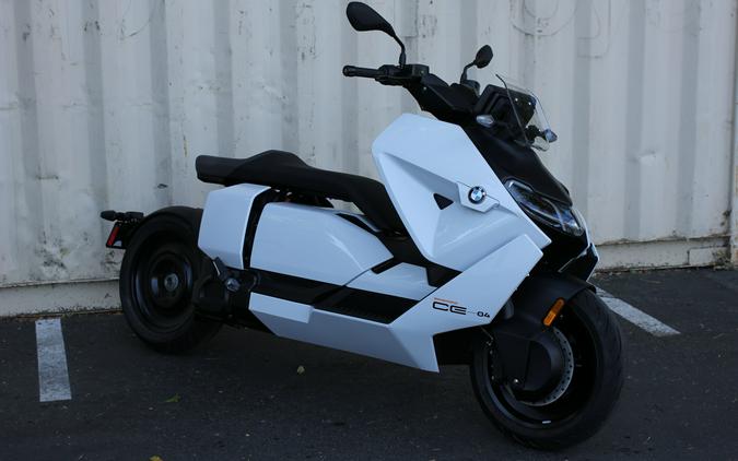 2023 BMW CE 04 Review [Urban Electric Commuter Scooter]