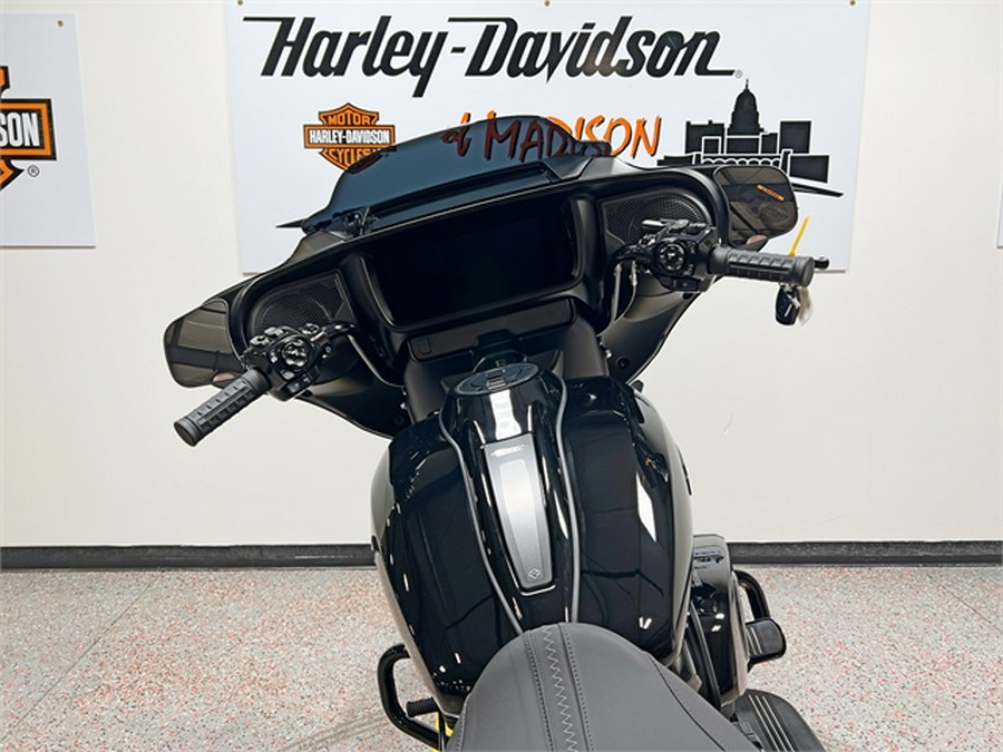 2024 Harley-Davidson Street Glide FLHX VIVID BLACK