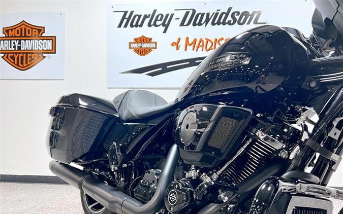 2024 Harley-Davidson Street Glide FLHX VIVID BLACK