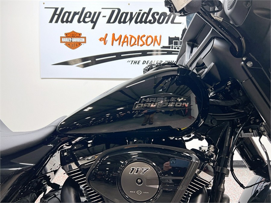 2024 Harley-Davidson Street Glide FLHX VIVID BLACK