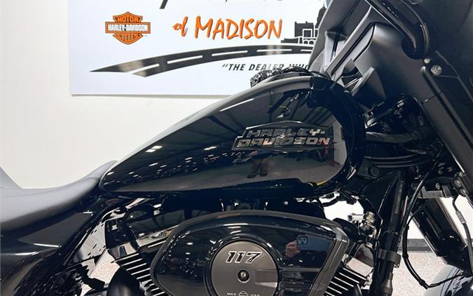 2024 Harley-Davidson Street Glide FLHX VIVID BLACK