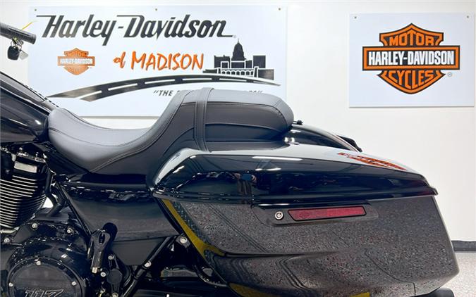 2024 Harley-Davidson Street Glide FLHX VIVID BLACK