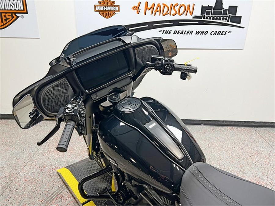 2024 Harley-Davidson Street Glide FLHX VIVID BLACK