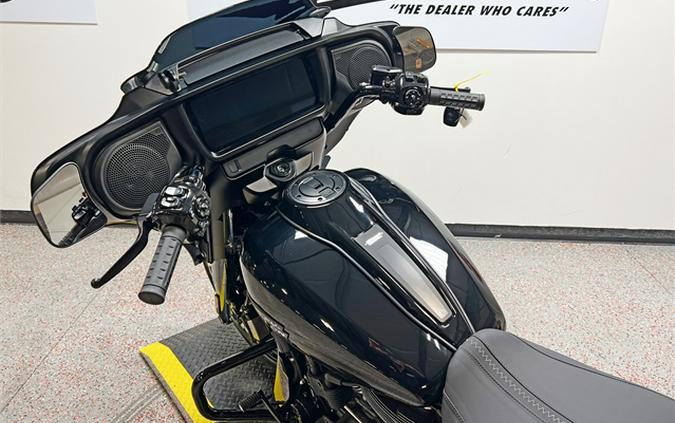 2024 Harley-Davidson Street Glide FLHX VIVID BLACK