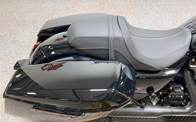 2024 Harley-Davidson Street Glide FLHX VIVID BLACK