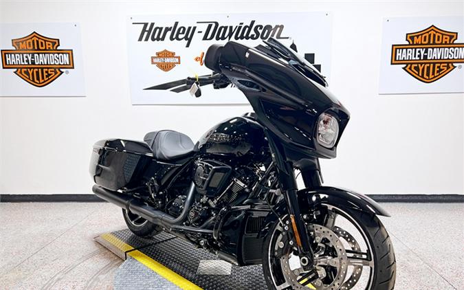 2024 Harley-Davidson Street Glide FLHX VIVID BLACK