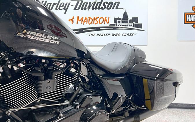 2024 Harley-Davidson Street Glide FLHX VIVID BLACK