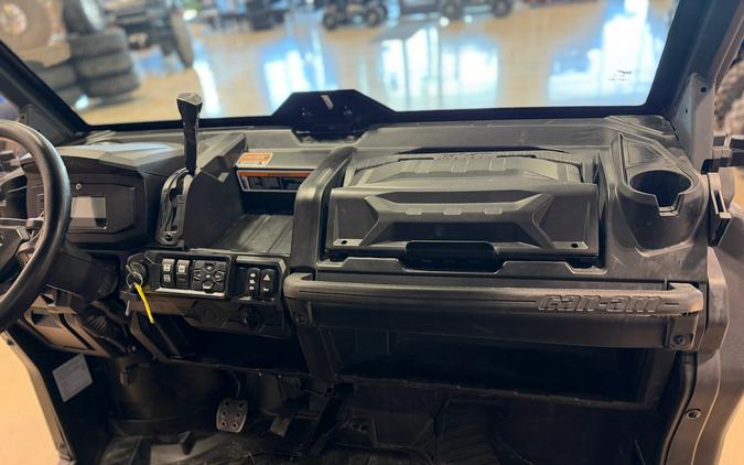 2024 Can-Am Defender XT HD10