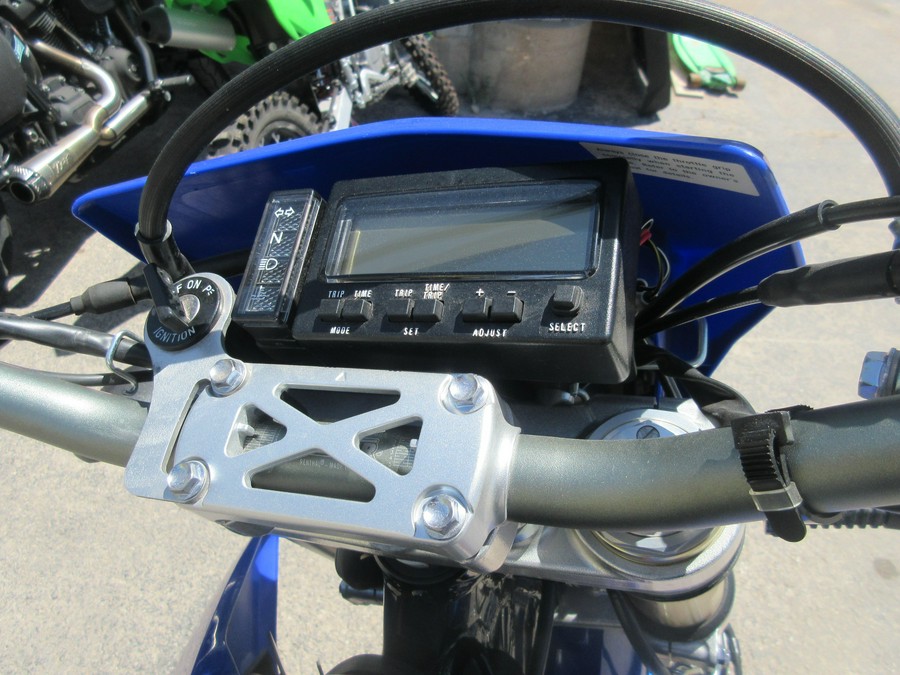 2023 SUZUKI DR-Z400SM