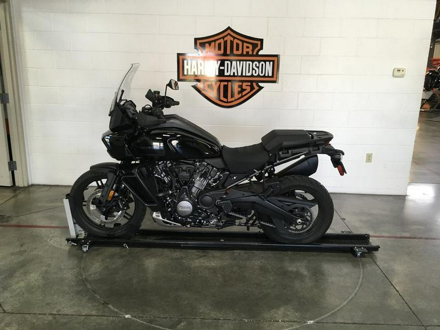 2023 Harley-Davidson® RA1250 - Pan America™ 1250