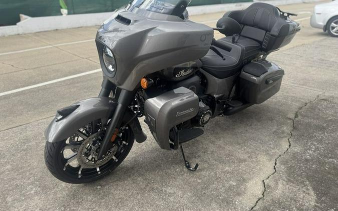 2025 Indian Roadmaster Dark Horse W/Powerband Audio Heavy Me
